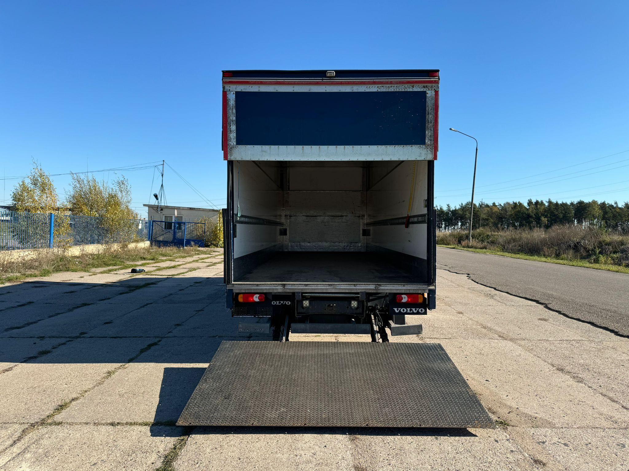 Camión VOLVO FE - 240 Hp Mecánico (2016) - Imagen 11