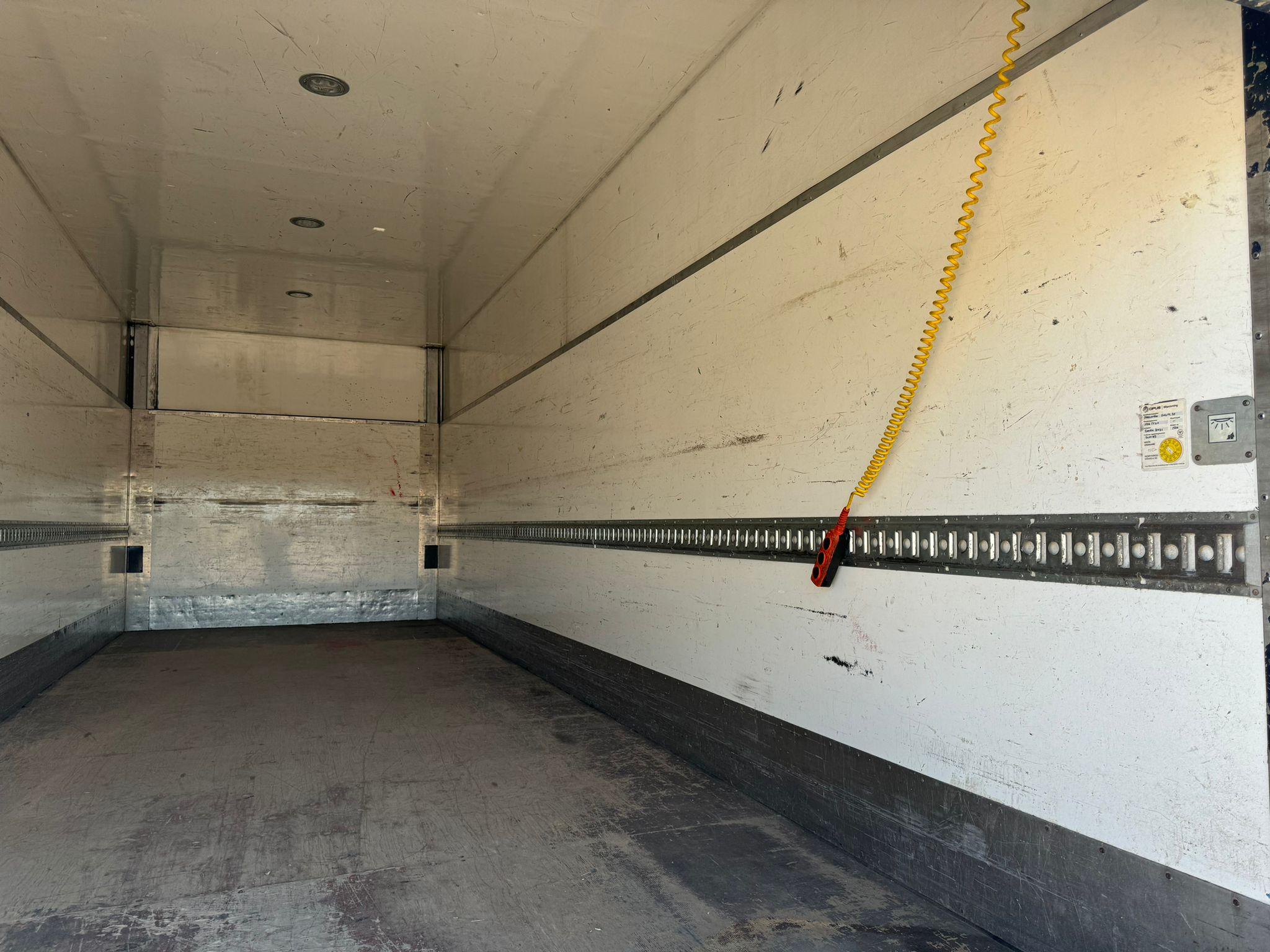 Camión VOLVO FE - 240 Hp Mecánico (2016) - Imagen 14