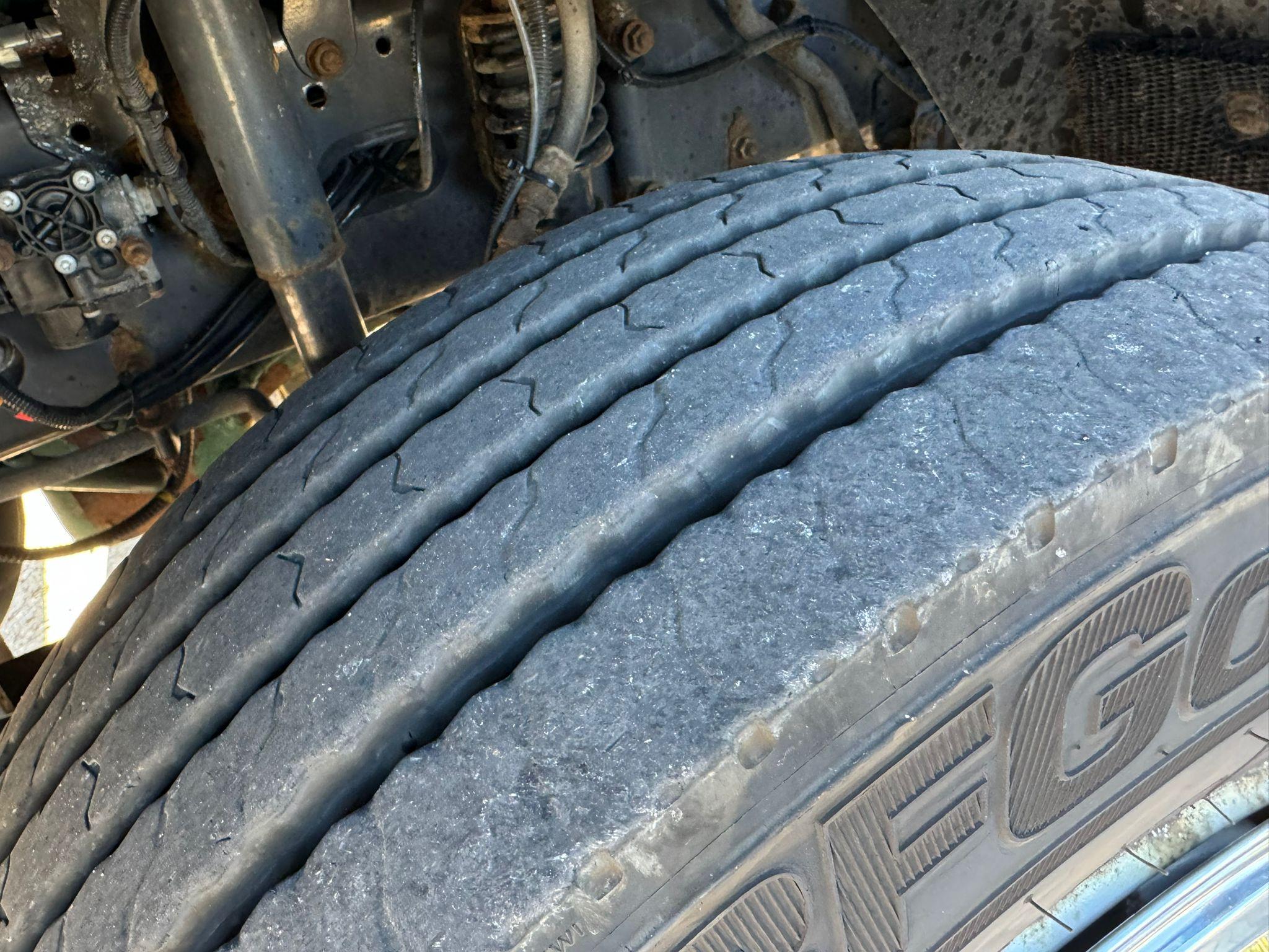 Camión VOLVO FE - 240 Hp Mecánico (2016) - Imagen 15