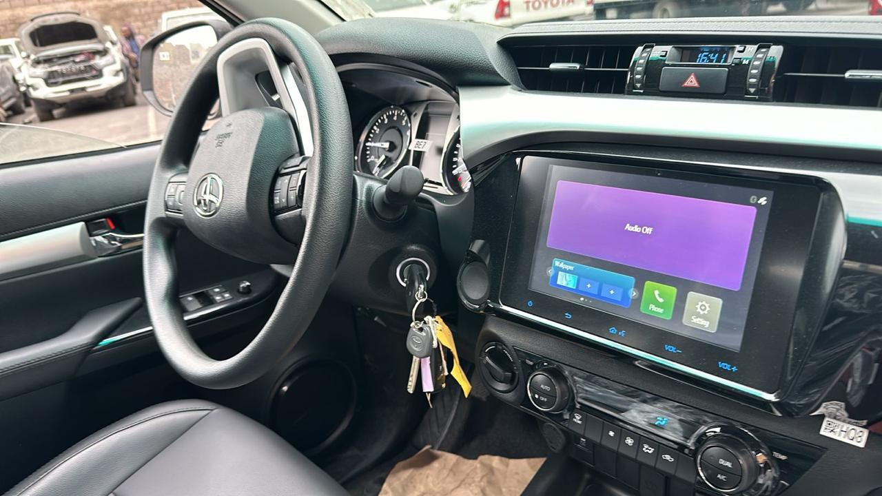 Toyota Hilux 4x4 Mecánica (2024) - 0 Km - Imagen 5
