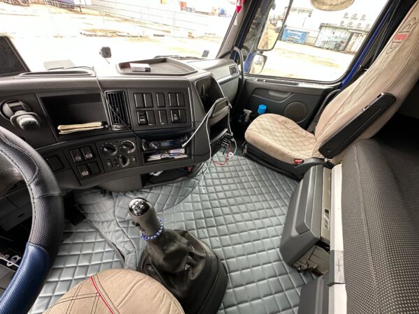 Volvo FH13 Globetrotter - 460 Hp Mecánico (2013) - Imagen 12