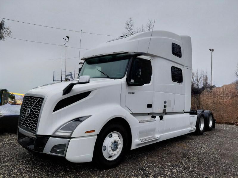 VOLVO FH13 VNL 860 - 455 Hp Caja I-Shift (2021) (En origen)