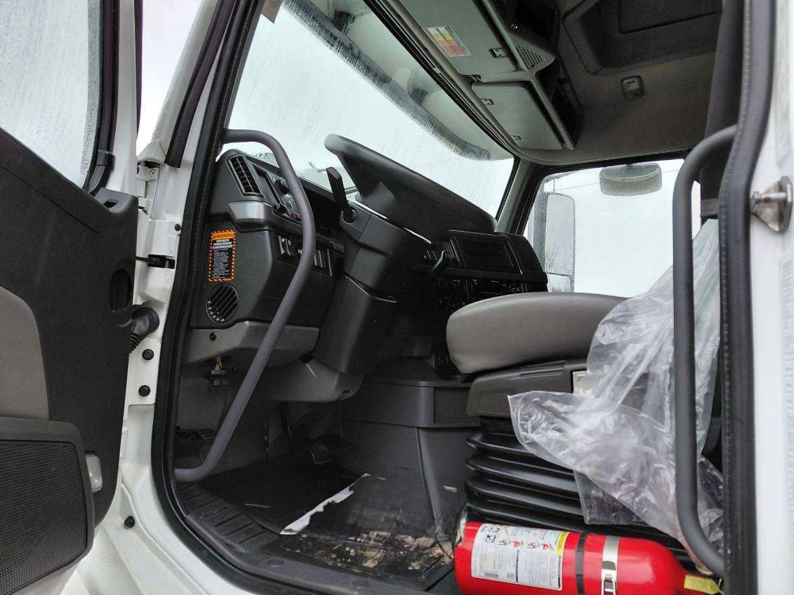 VOLVO FH13 VNL 860 - 455 Hp Caja I-Shift (2021) (En origen) - Imagen 5